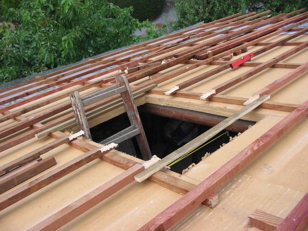 Podstreha v ruševinah