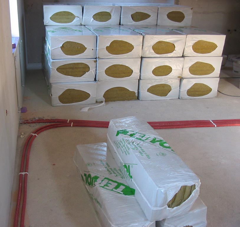 Podstreha v ruševinah