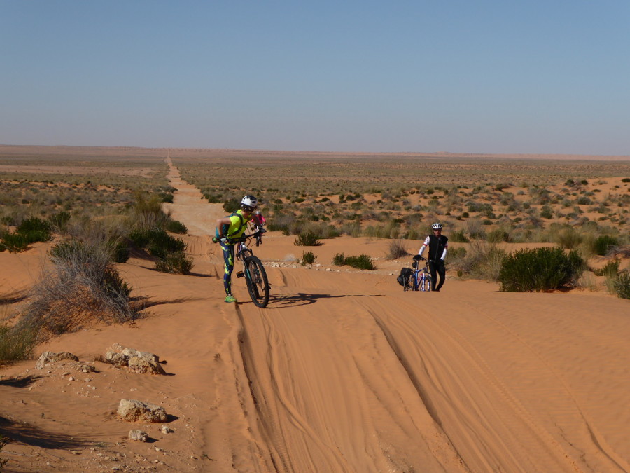 Cesta proti oazi Ksar Ghilane