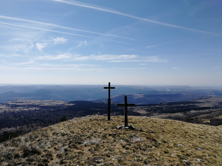 Pogled na strmo pobočje Kraškega roba