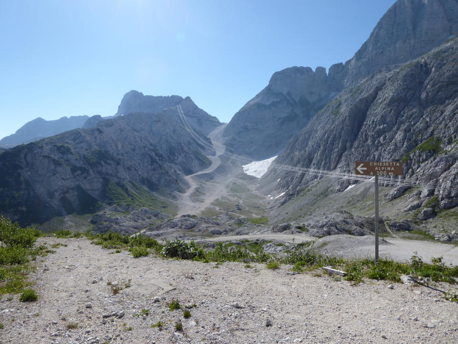 Pogled proti sedlu Prevala