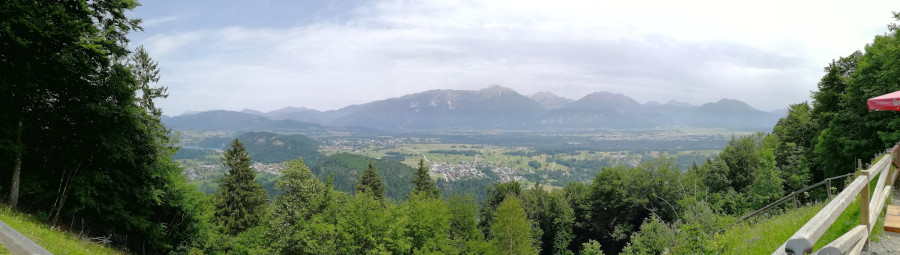 Karavanke z Blejskim jezerom