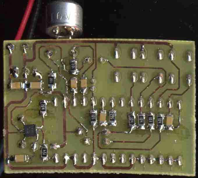 Fotografija tiskanega vezja - spodnja stran